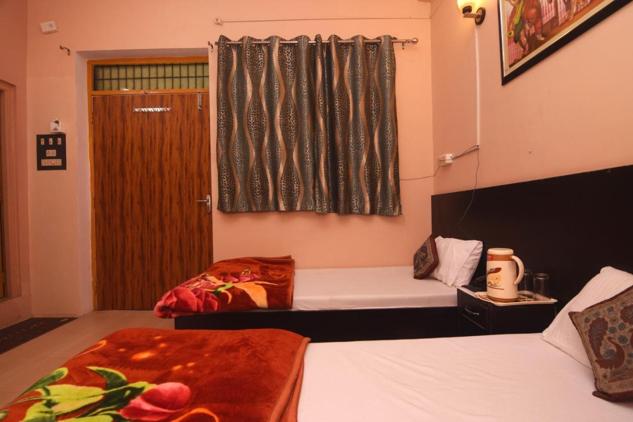 Ds Residency Varanasi-Prime Location-Parking Eksteriør bilde